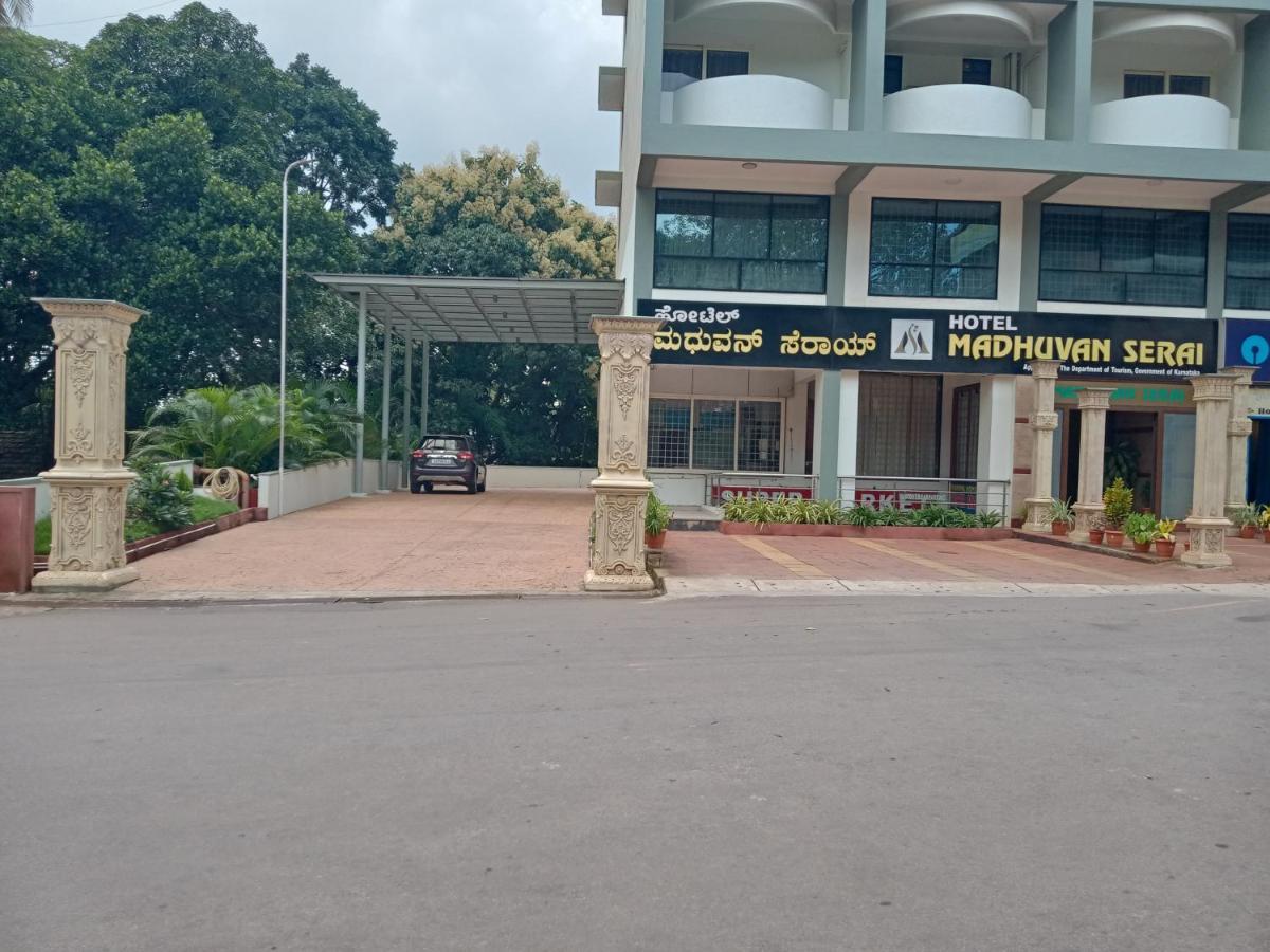 Hotel Madhuvan Serai Manipal Esterno foto