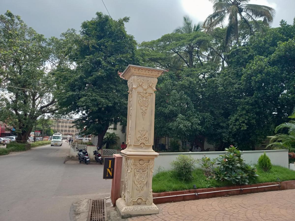 Hotel Madhuvan Serai Manipal Esterno foto