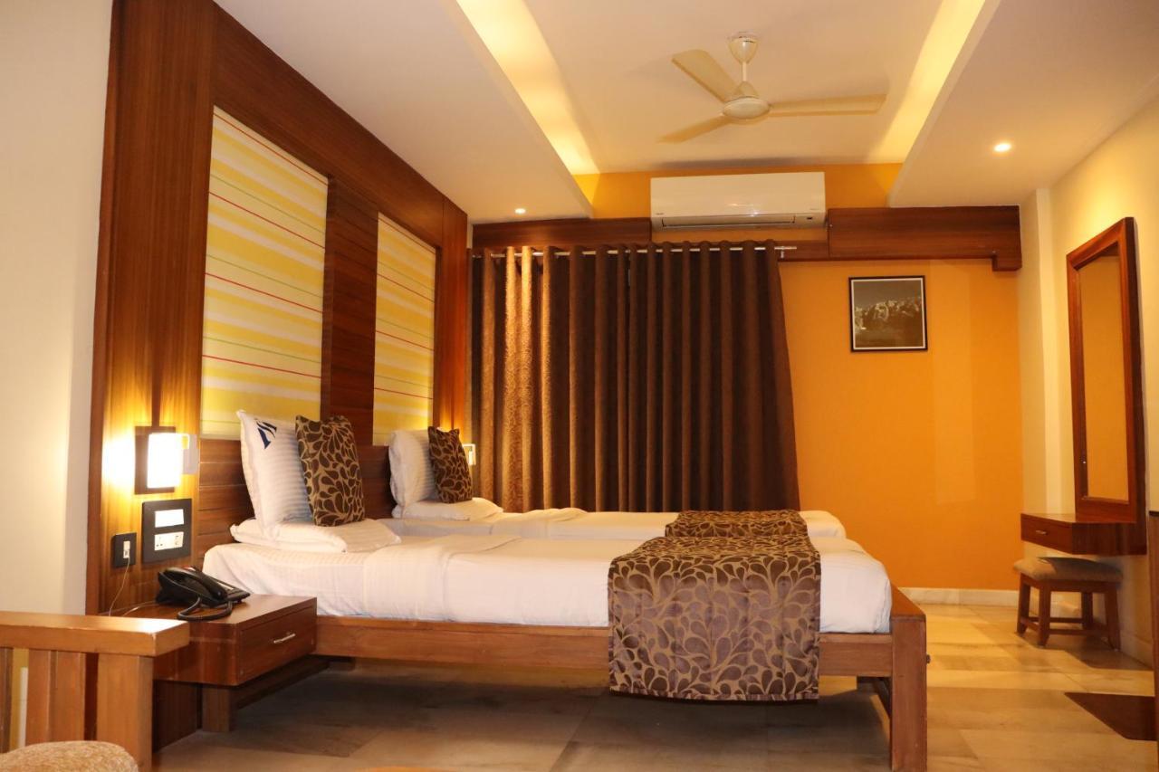 Hotel Madhuvan Serai Manipal Esterno foto