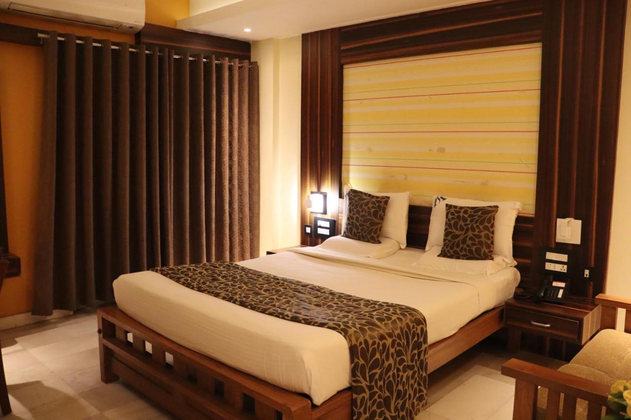 Hotel Madhuvan Serai Manipal Esterno foto