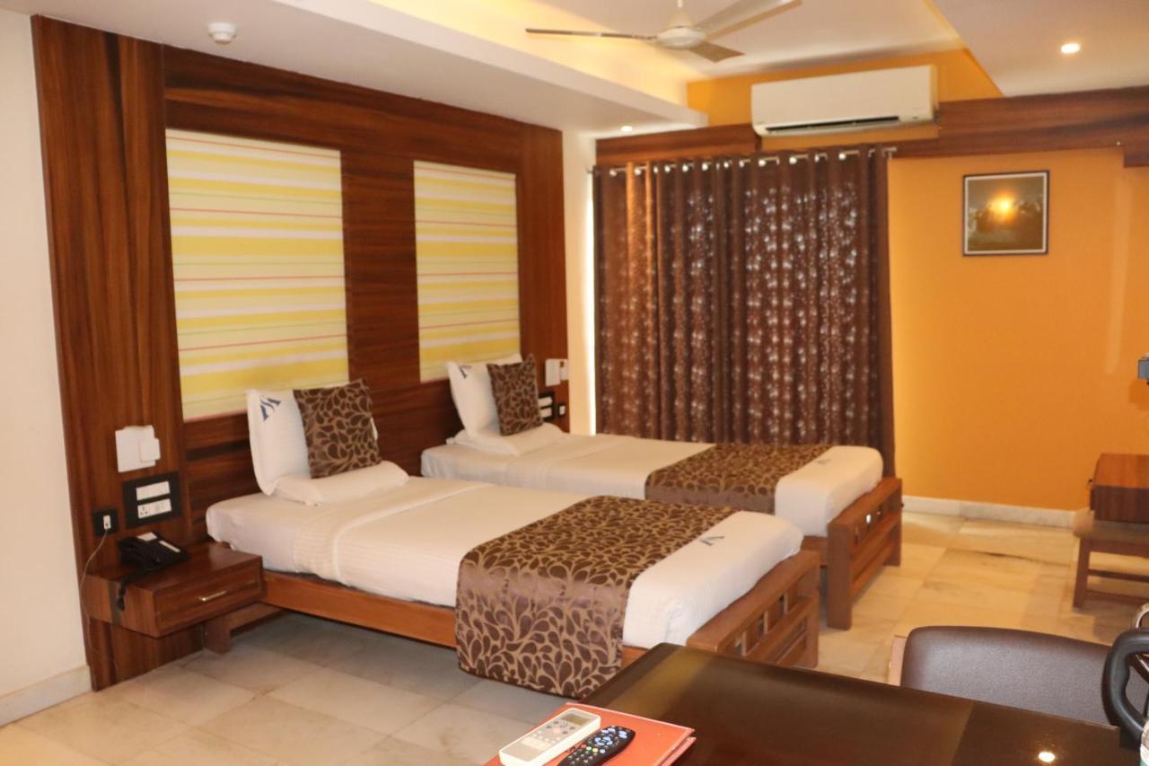 Hotel Madhuvan Serai Manipal Esterno foto