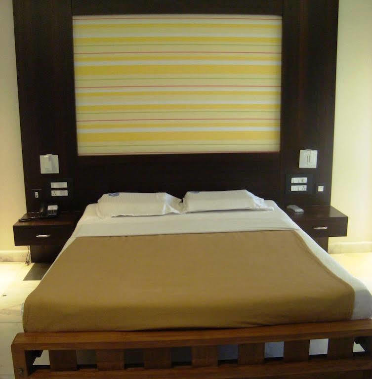 Hotel Madhuvan Serai Manipal Esterno foto