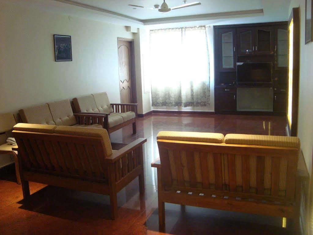 Hotel Madhuvan Serai Manipal Esterno foto