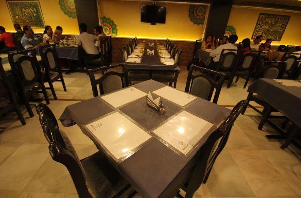 Hotel Madhuvan Serai Manipal Esterno foto