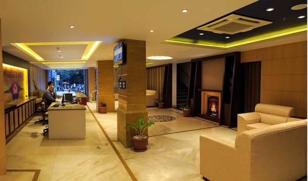 Hotel Madhuvan Serai Manipal Esterno foto
